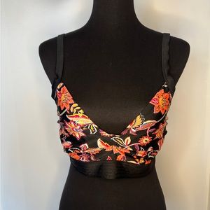 NWOT Heat Swimwear Bikini Top
